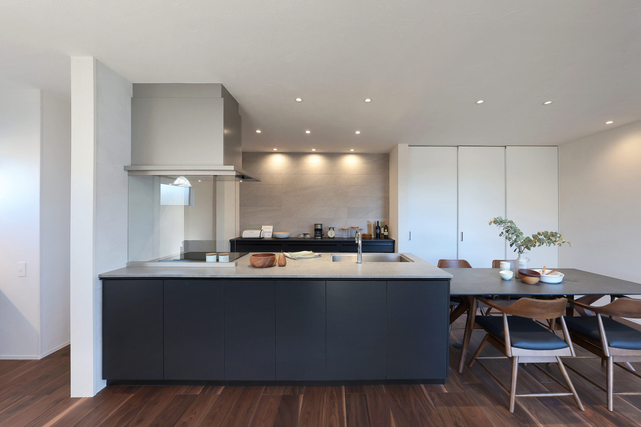 横並びのリビングダイニング