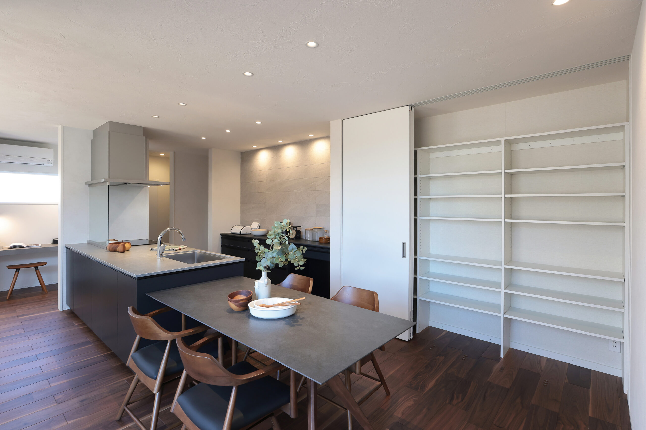 収納力のあるダイニングキッチン