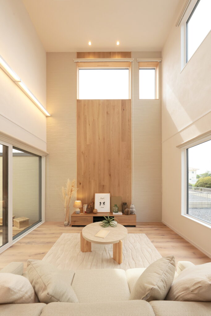 中庭と繋がる吹き抜けリビング 中庭と繋がる吹き抜けリビング