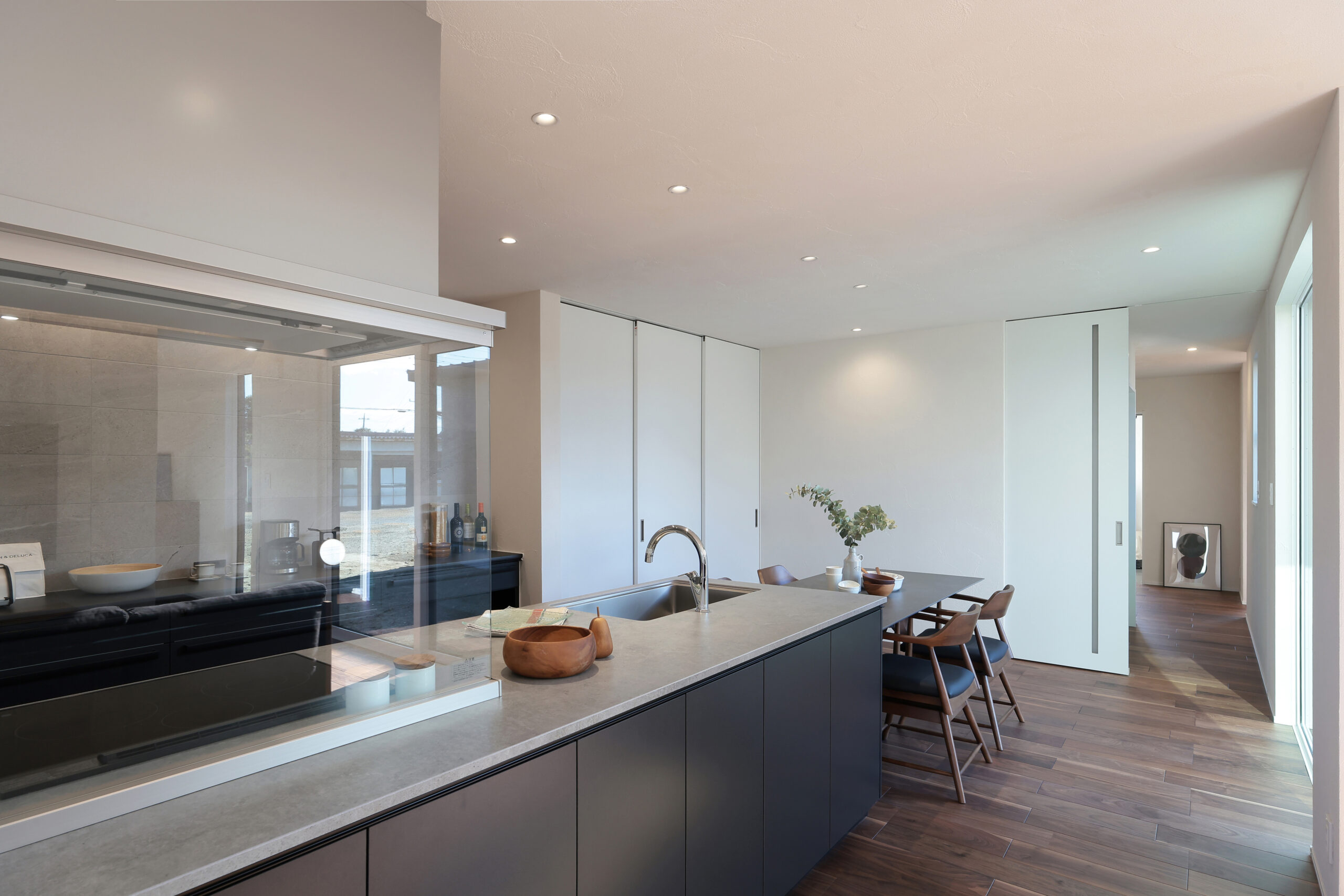 ダイニングキッチンと動線