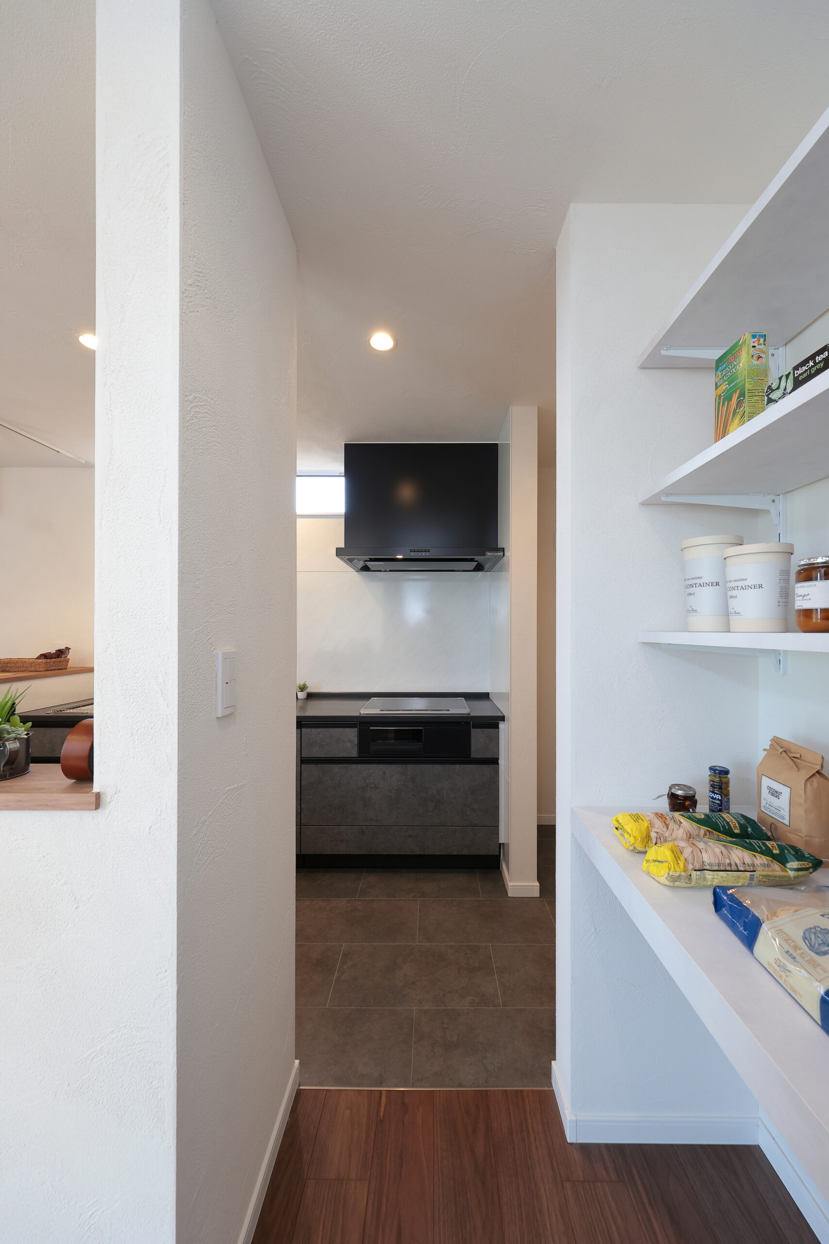 パントリーを経由した動線