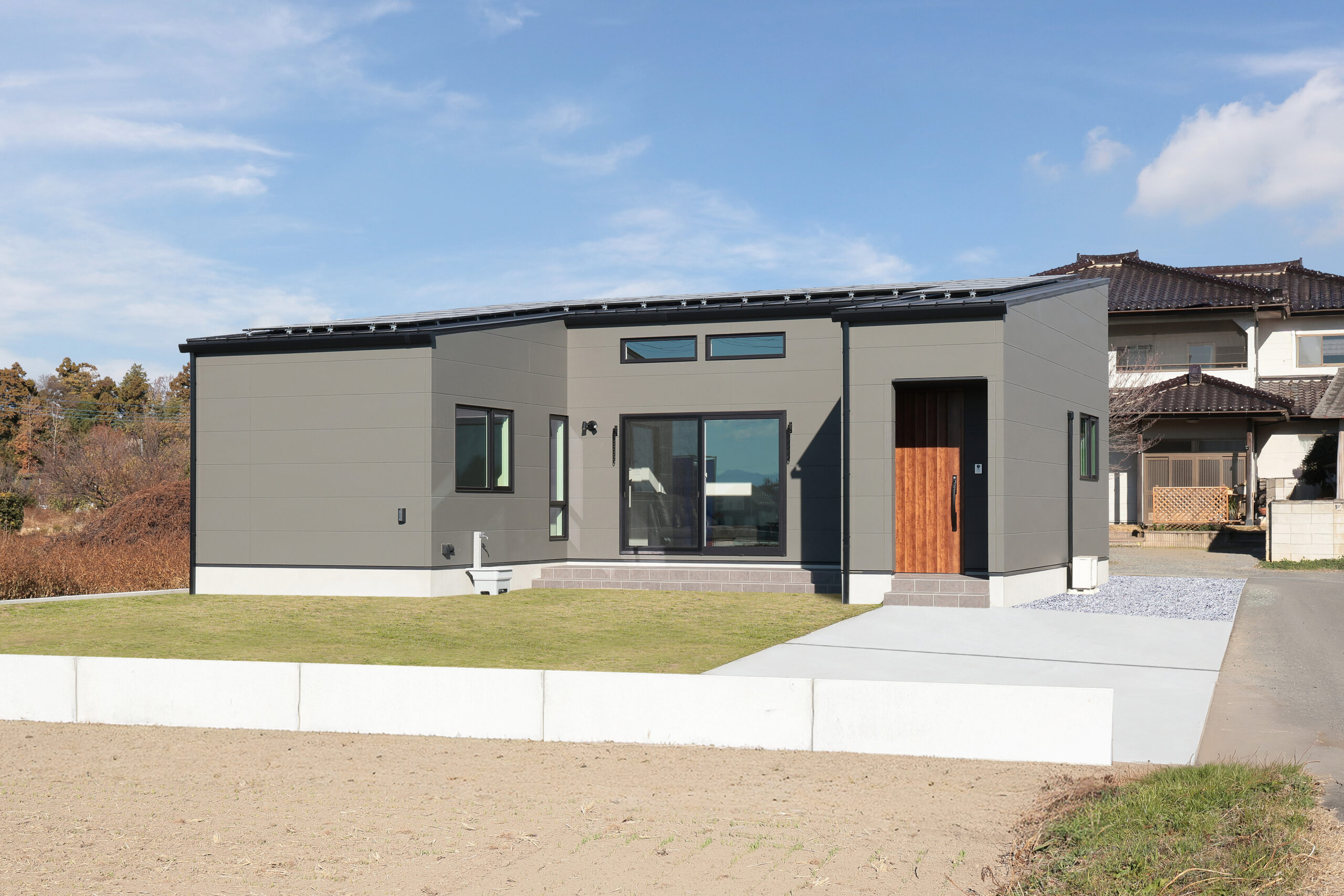 色味に統一感ある外観