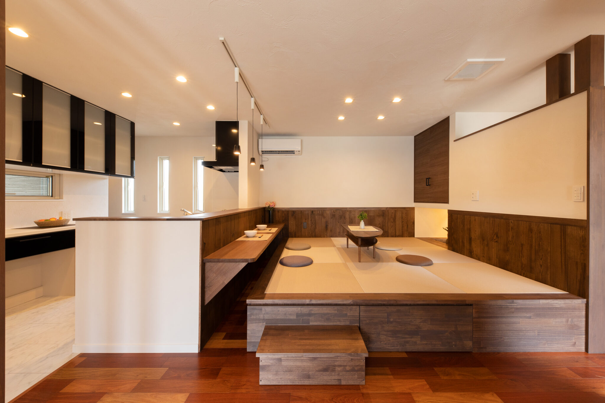 畳ダイニングのある平屋