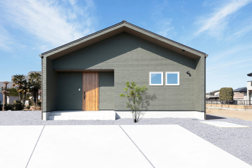 28坪の三角屋根の平屋