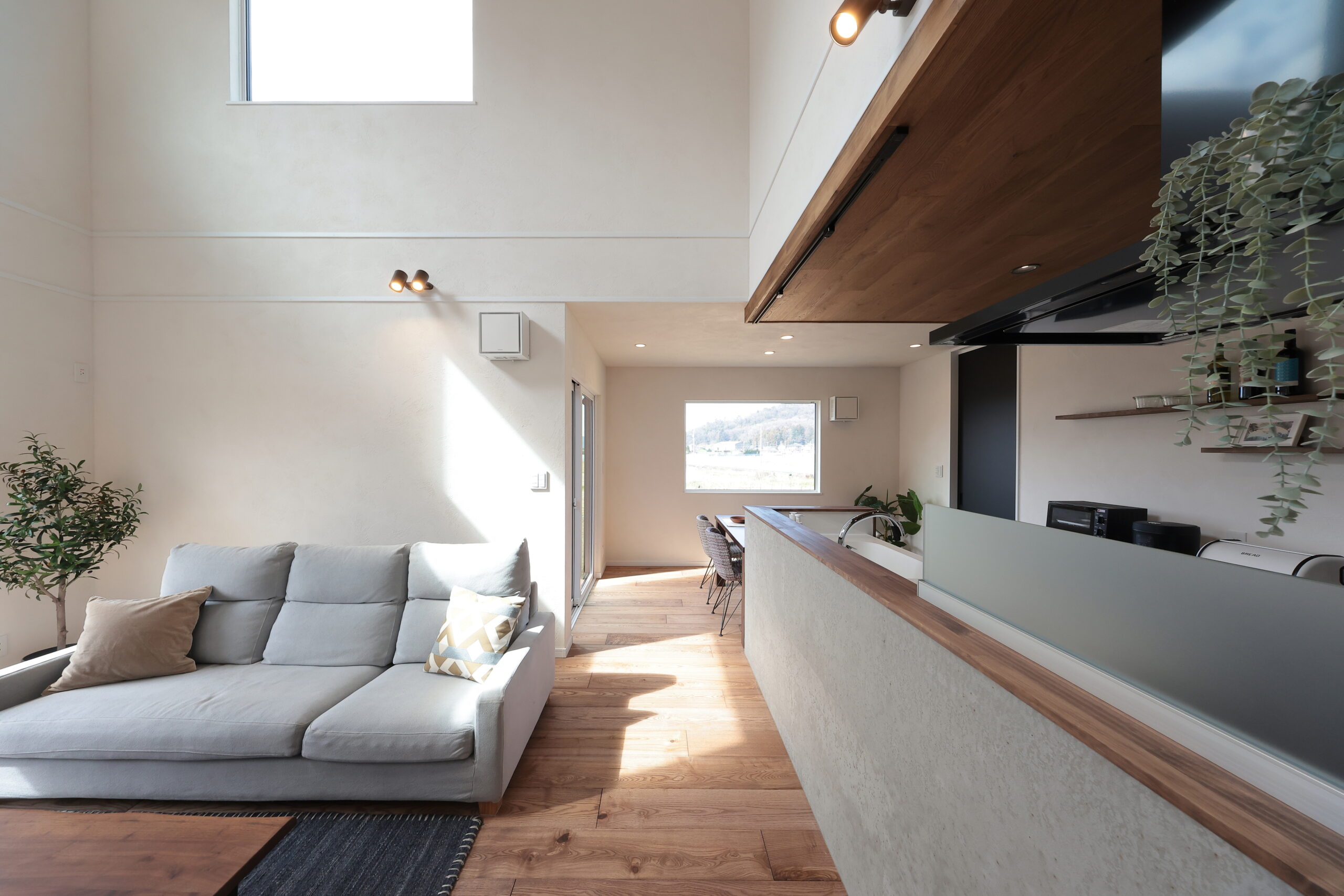 開放感のある吹き抜けリビング