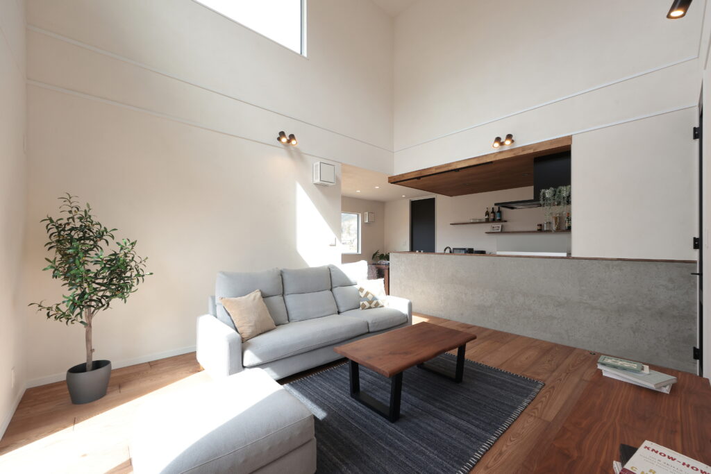 開放感のある吹き抜けリビング