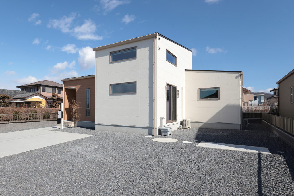 ホワイト×ブラウンの外観