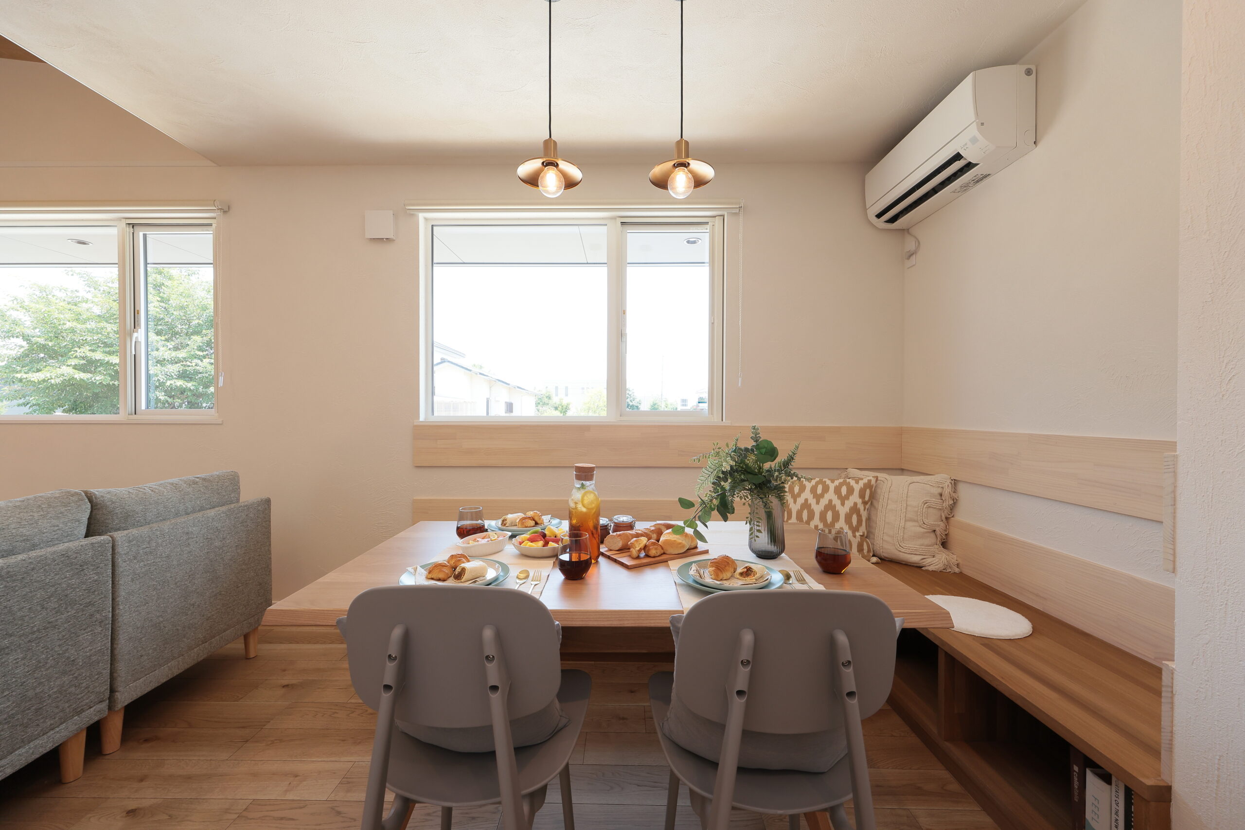 カフェ風のコーナーダイニング