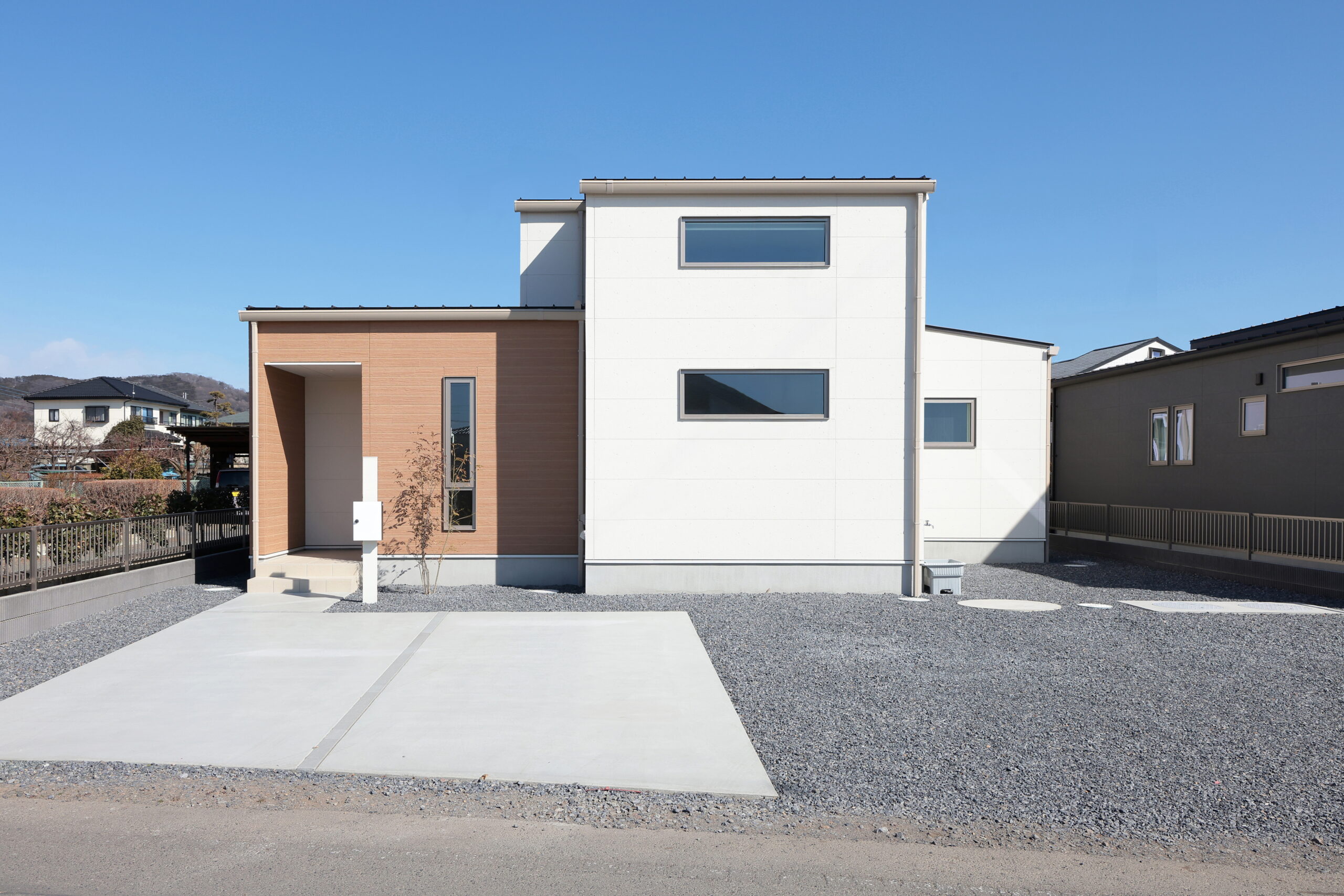 ホワイト×ブラウンの外観