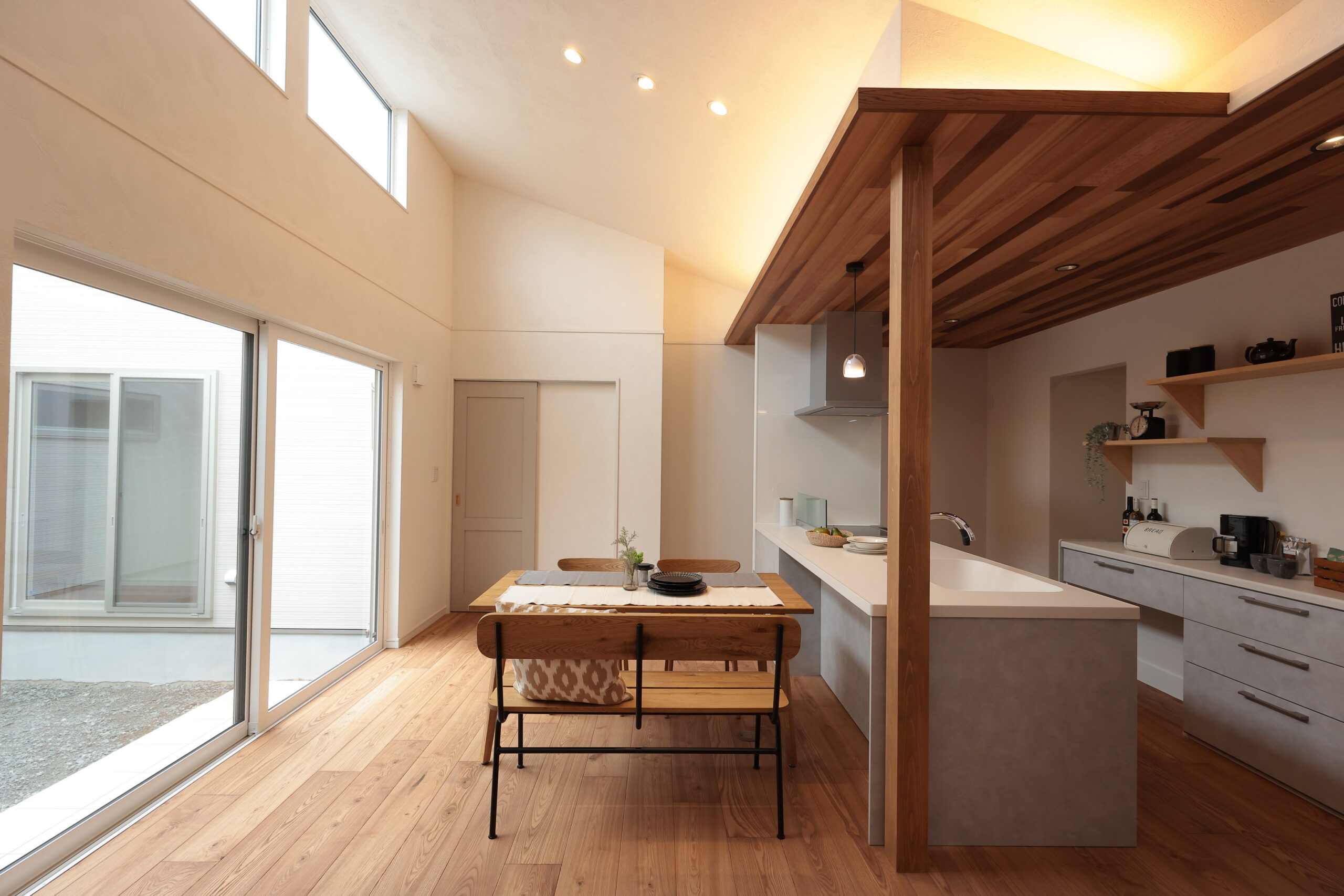 平屋の内観