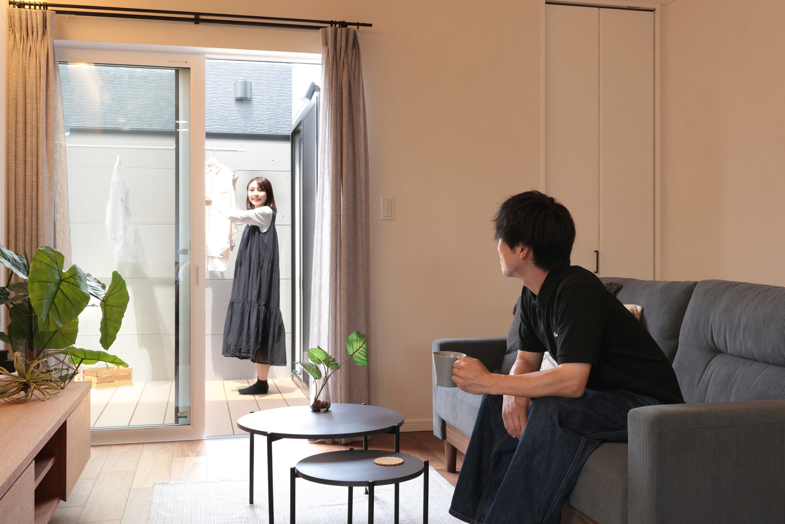 リビングからの中庭イメージカット
