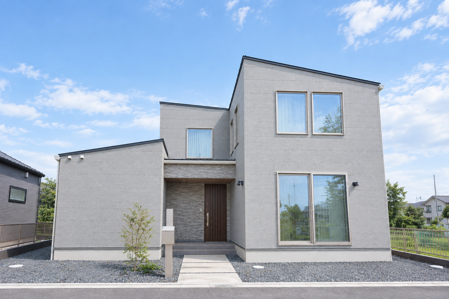 シンプルな2階建て